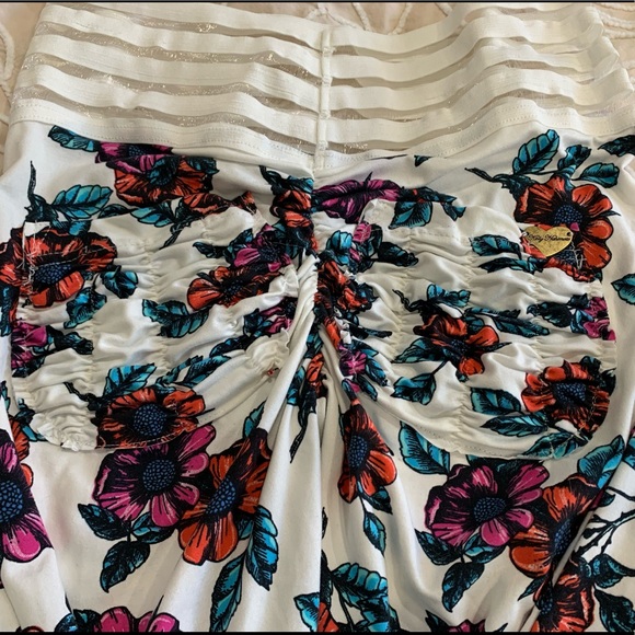 Floral Cute Booty Lounge Scrunch Butt Leggings - Picture 9 of 9